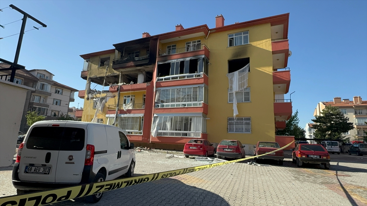 Konya'da bir binada meydana gelen patlamada 1'i ağır 12 kişi yaralandı