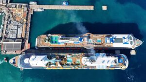 AYDIN (AA) – Kruvaziyer turizminin önemli noktalarından Aydın'ın Kuşadası ilçesi,