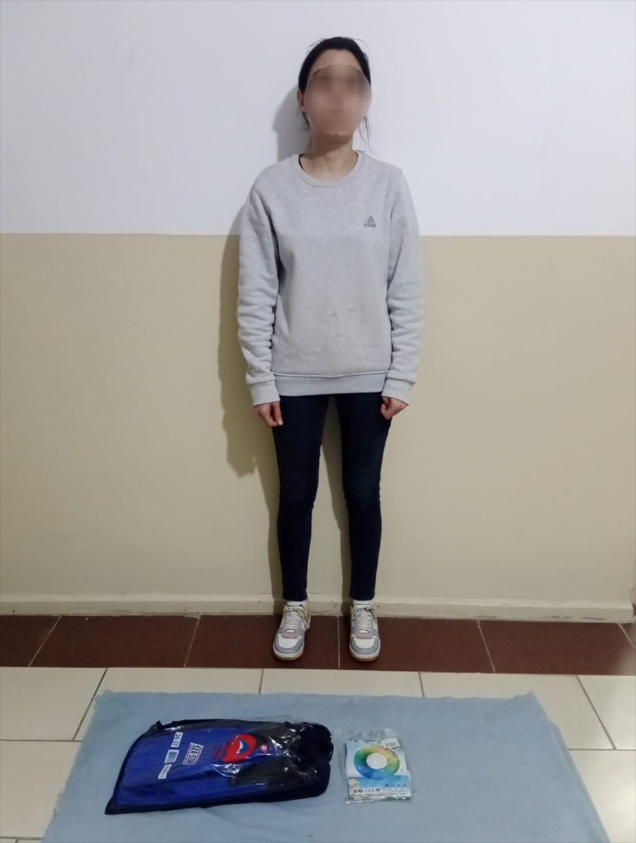 Kuşadası'ndan yüzerek Yunan adalarına geçmek isteyen düzensiz göçmen yakalandı