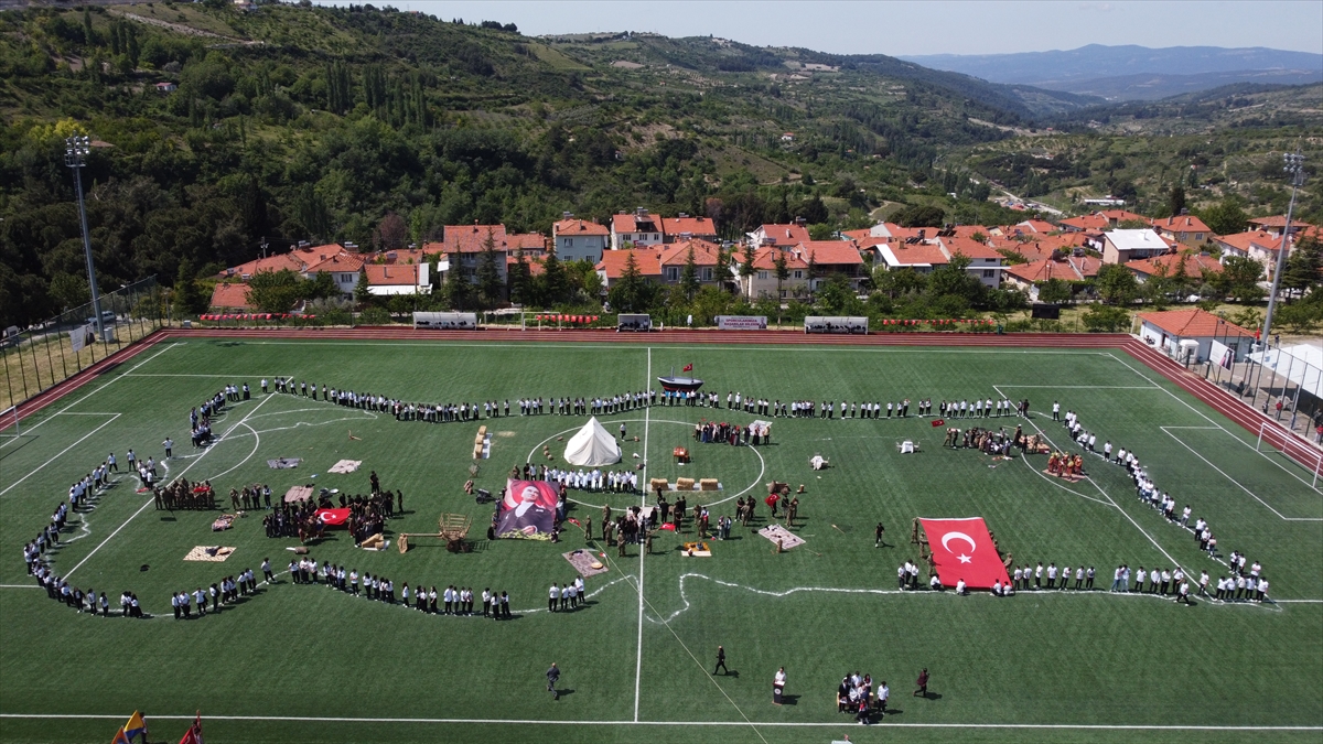 İzmir ve çevre illerde 19 Mayıs Atatürk'ü Anma, Gençlik ve Spor Bayramı kutlandı