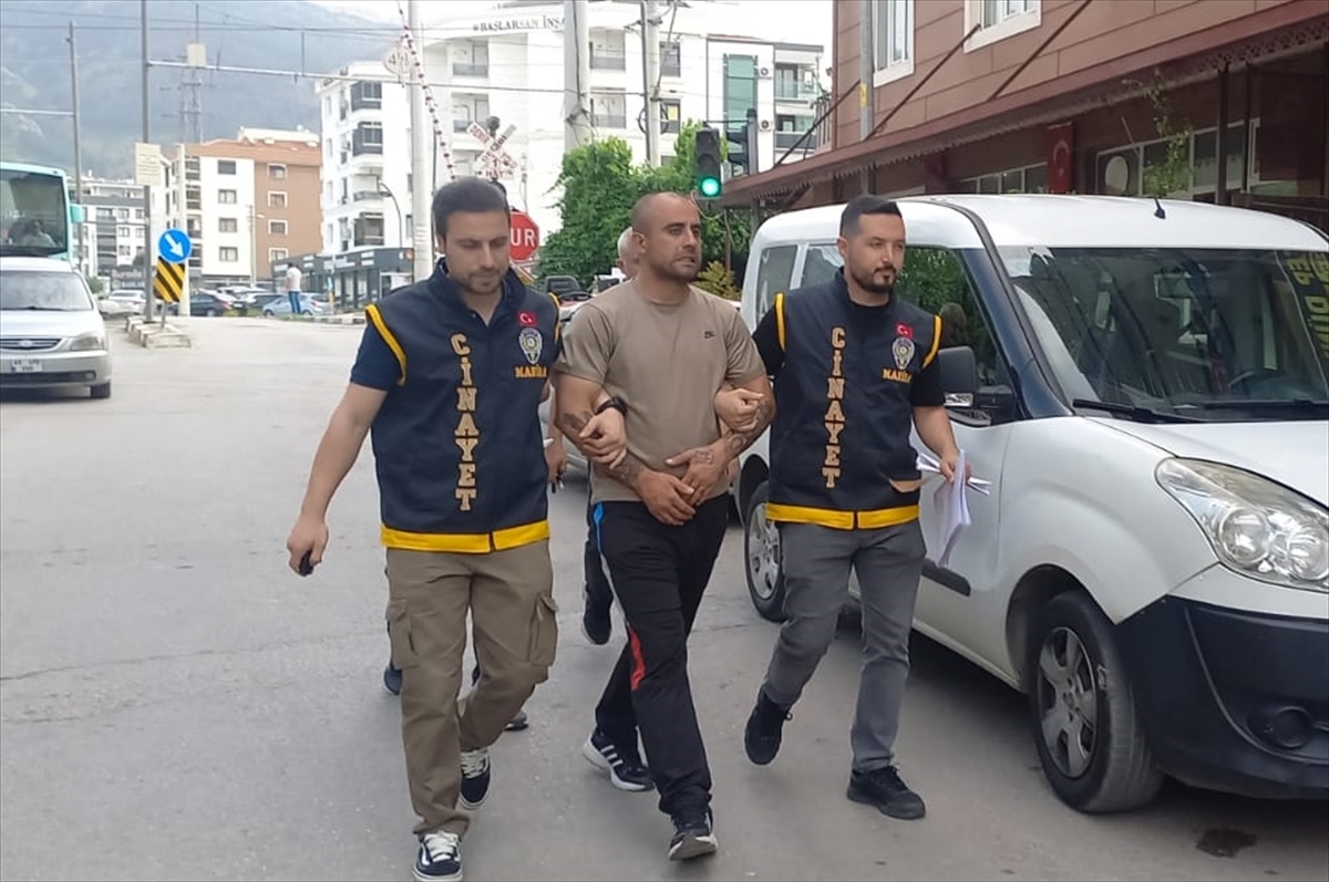 GÜNCELLEME – Manisa'da park halindeki 13 araca zarar veren şüpheli yakalandı