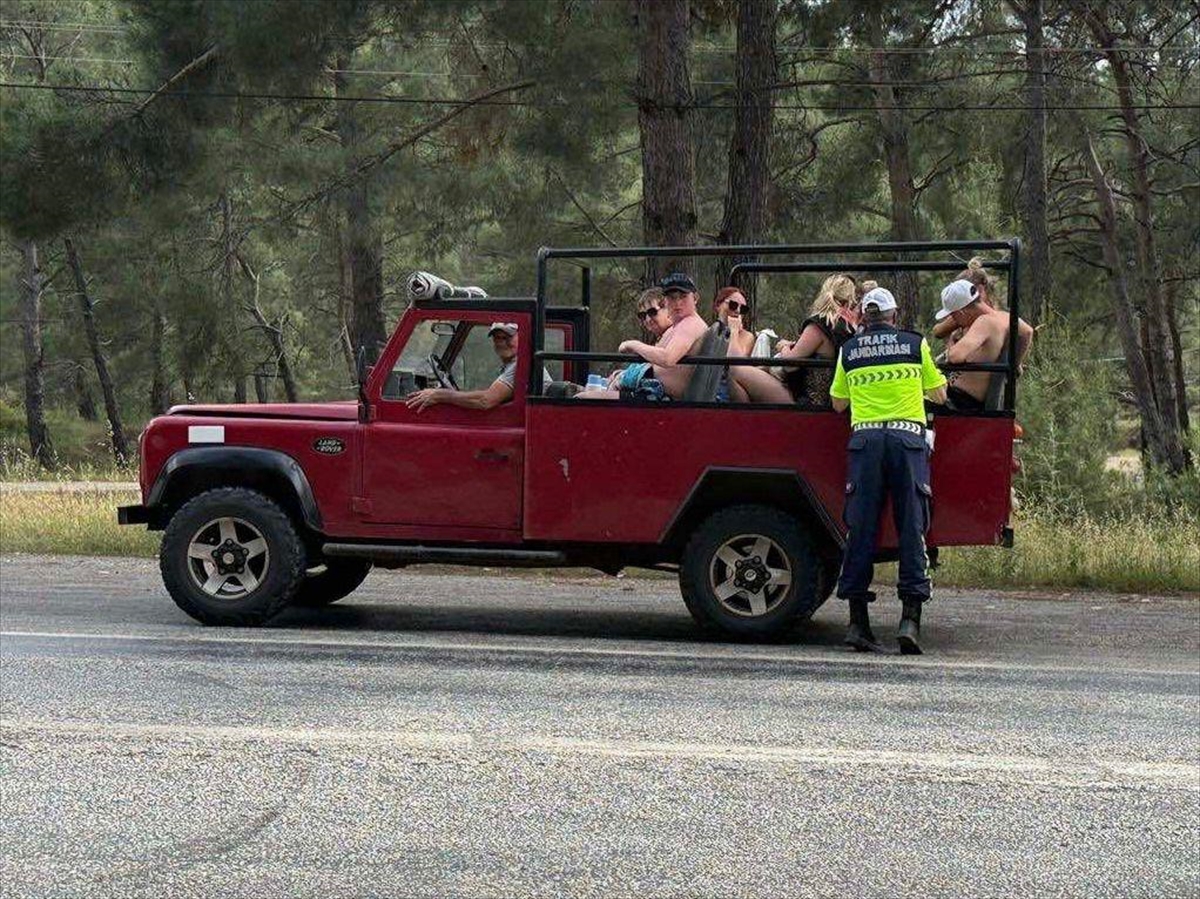 Marmaris'te cip safari araçları denetlendi