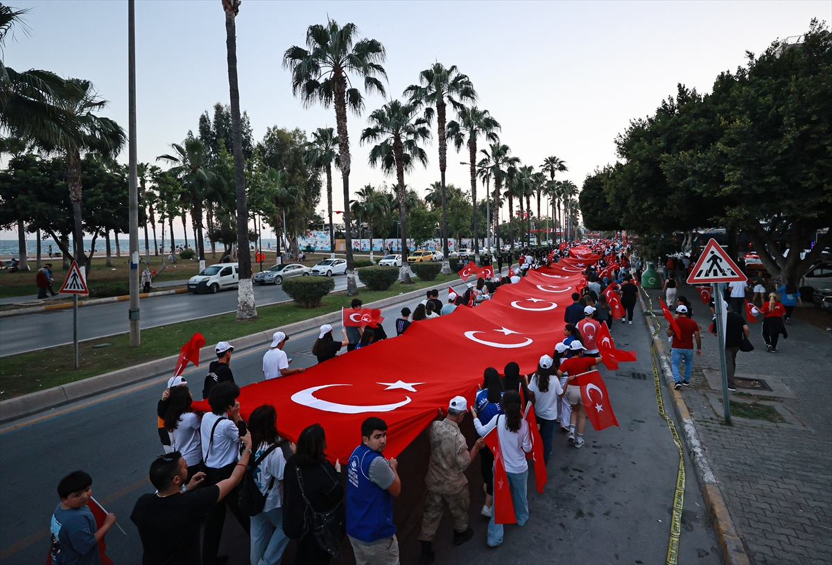 Adana ve Mersin'de, 19 Mayıs Atatürk'ü Anma, Gençlik ve Spor Bayramı kutlandı