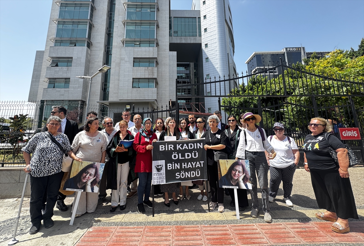 Mersin'de öğretmen Derya Demir'i bıçaklayarak öldürdüğü iddia edilen sanık hakim karşısında