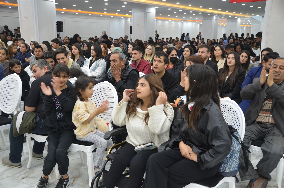 Milli Eğitim Bakan Yardımcısı Yılmaz, Hakkari'de özel gereksinimli öğrencilerle buluştu