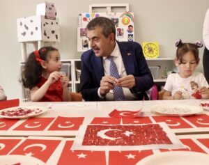 - "Bize yerel yönetimlerimiz arsa üretmezse, okul inşaatıyla ilgili kolaylıklar