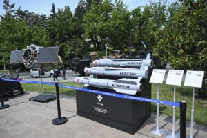 İSTANBUL (AA) – Milli Teknoloji Hamlesi'nin öncülerini teknoloji tutkunu gençlerle