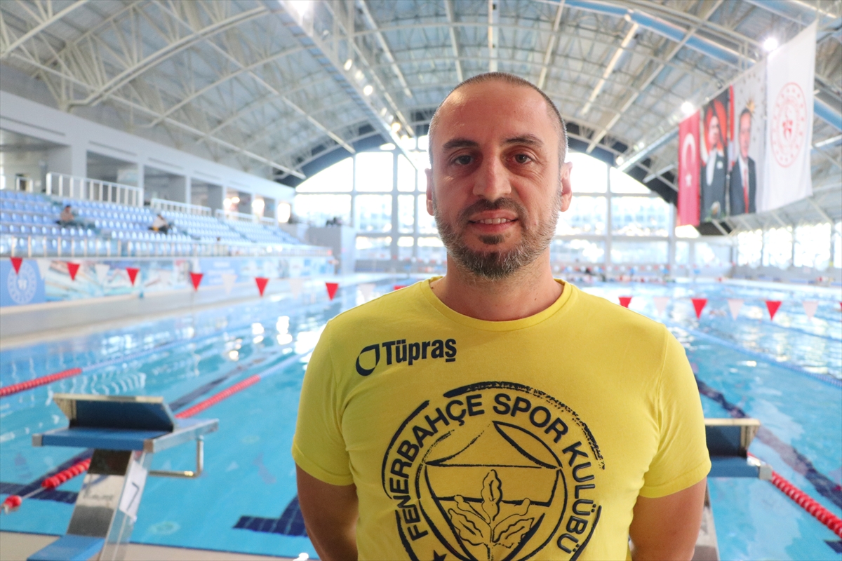 Milli yüzücü Emre Onuş, Avrupa'da madalya hedefiyle kulaç atıyor