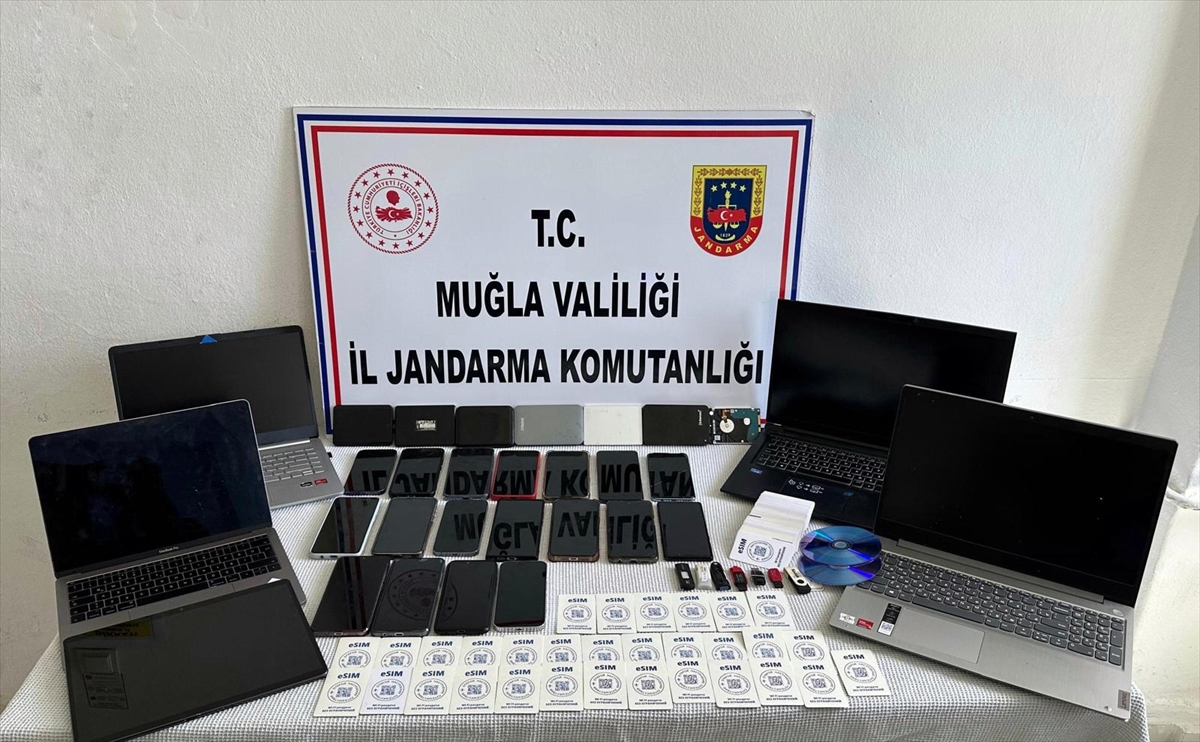 Muğla merkezli dolandırıcılık operasyonunda 12 şüpheli tutuklandı