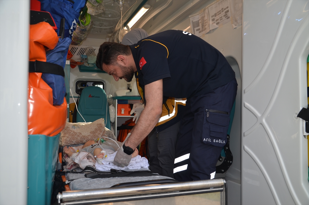 Muş'ta 7 aylık bebek ambulans uçakla Ankara'ya sevk edildi