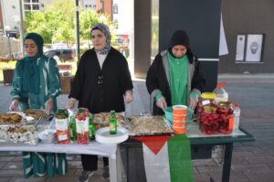 MUŞ (AA) – Muş'ta İsrail saldırıları altındaki Gazze'ye yardım kermesi