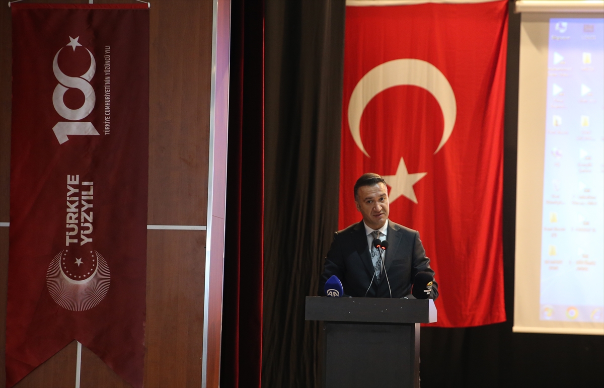 Muş'ta “Tarih, Bilim ve Kültür Sempozyumu” düzenlendi