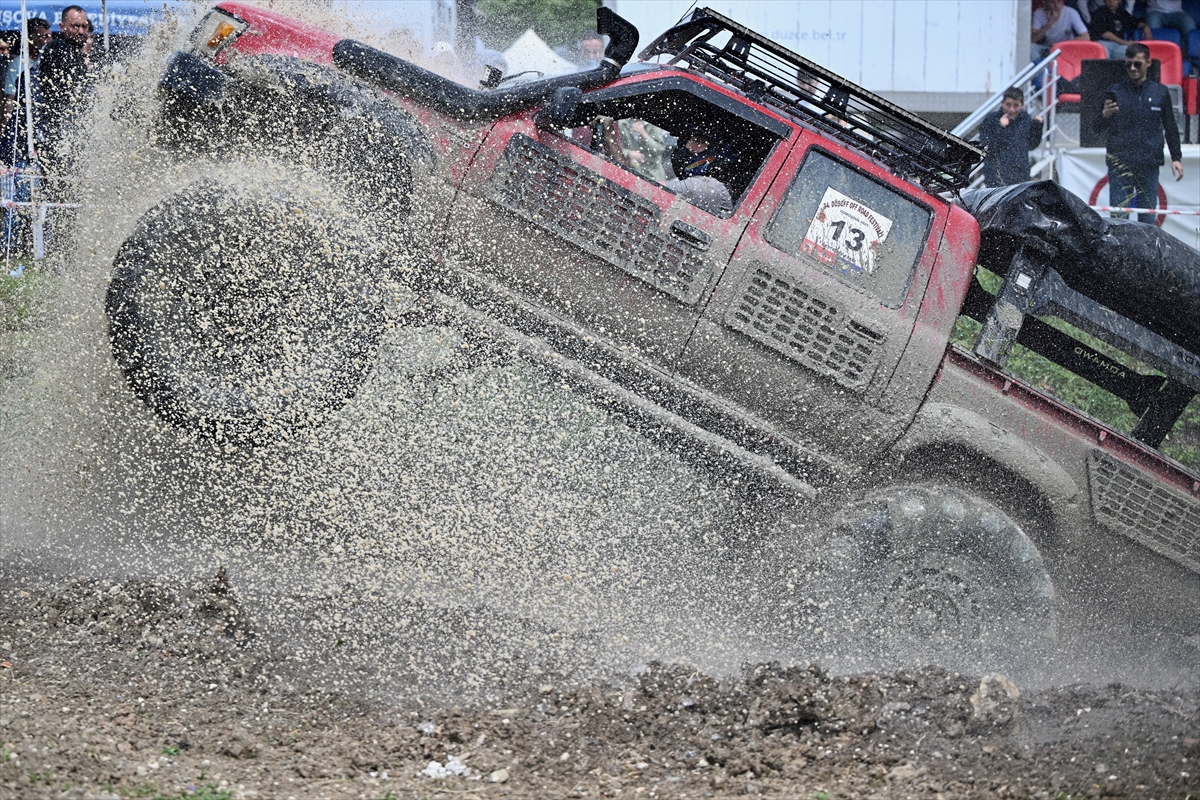 Off-road tutkunları Düzce'deki şenlikte buluştu