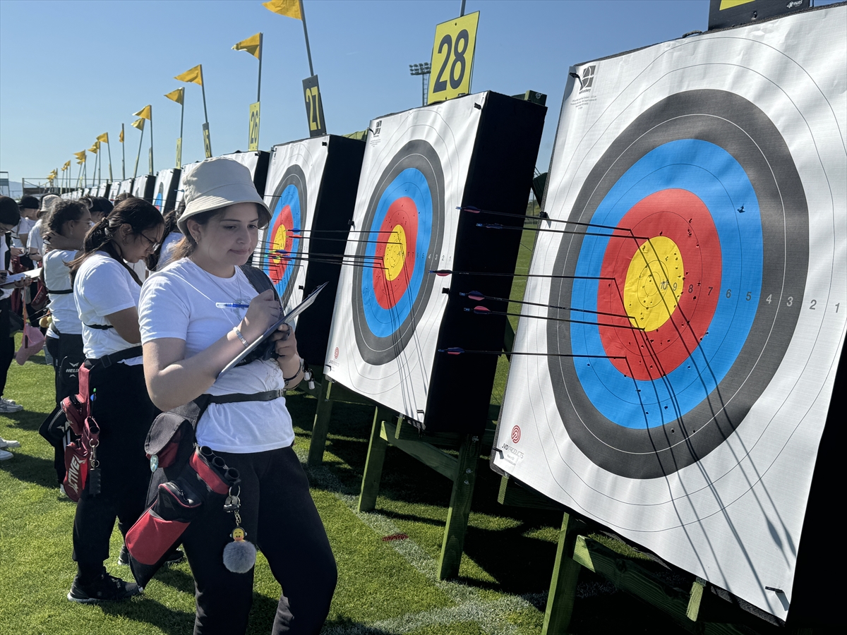 Okul Sporları Türkiye Okçuluk Şampiyonası Samsun'da başladı