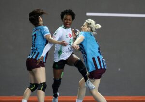 Hentbol: Kadınlar Süper Lig play-off 5-6 etabı TRABZON (AA) – Hentbol Kadınlar Süper Lig play-off 5-6 etabı