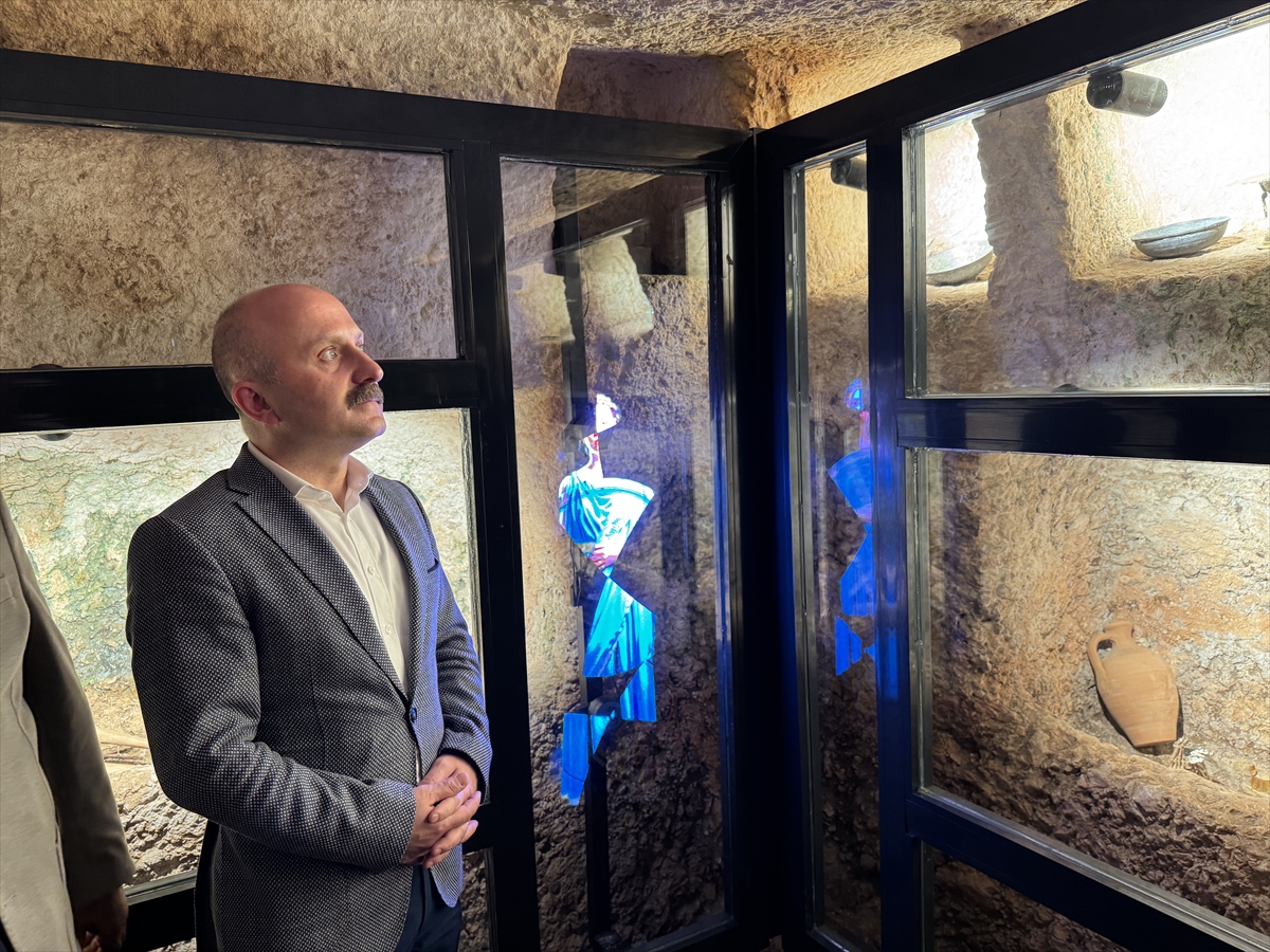 Perre Antik Kenti'ndeki yaşam yapay zeka destekli hologramla canlandırılıyor