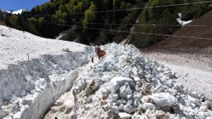 RİZE (AA) – Rize'nin Çamlıhemşin ilçesine bağlı Avusor ve Kavrun