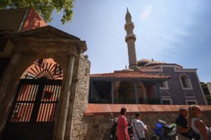 RODOS (AA) – HALİL FİDAN – Ege Denizi'nin en büyük