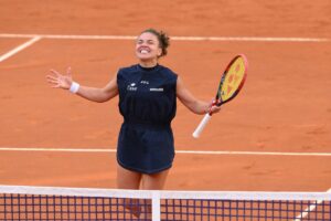 - Turnuvada tek kadınlarda 40 yıl aradan sonra bir İtalyan