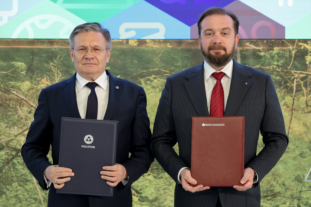 Rosatom ve Roscongress Vakfı düşük karbonlu enerji kullanımı alanında işbirliği anlaşması imzaladı