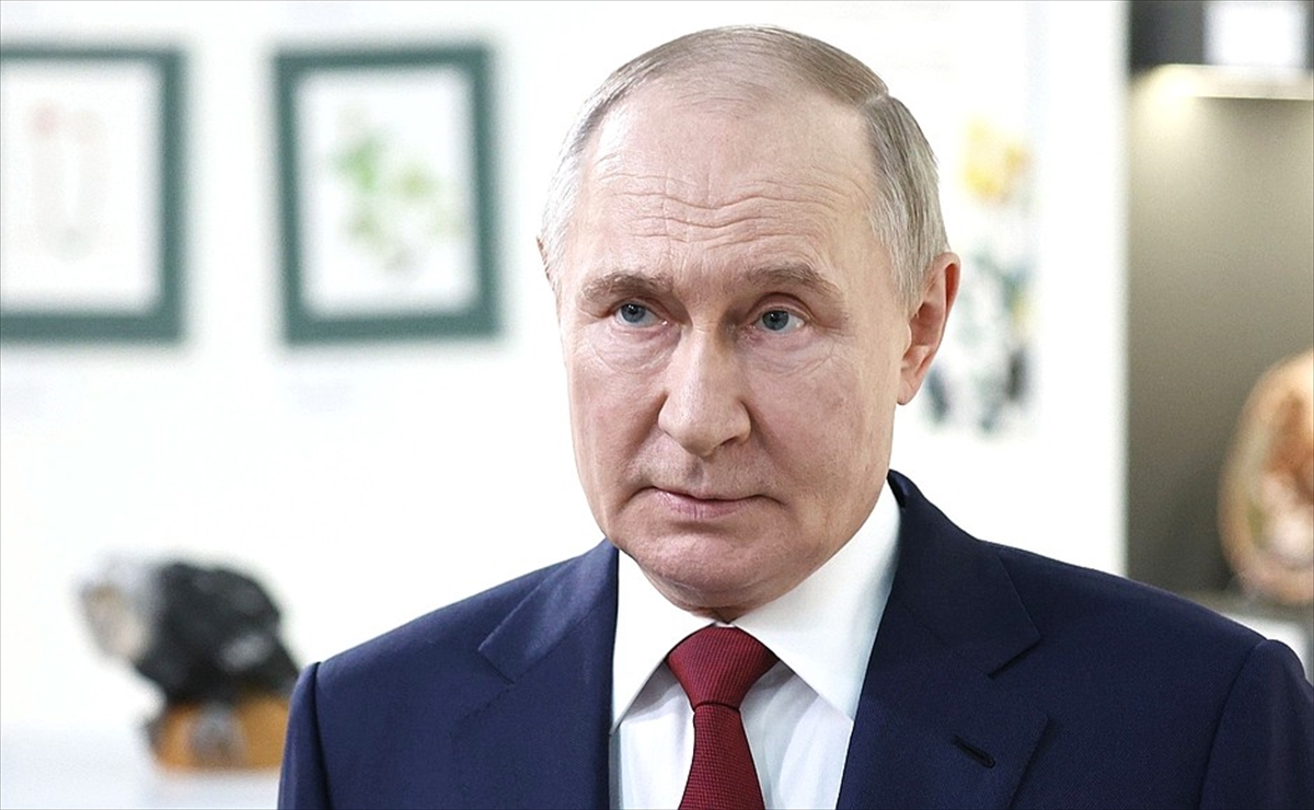 Rusya Devlet Başkanı Putin, ABD Başkanı Trump'la telefon görüşmesi gerçekleştirdi: