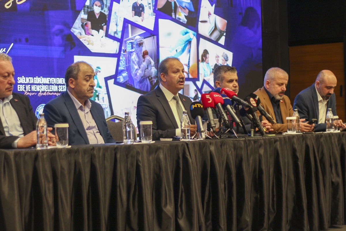 Sağlık-Sen tarafından “Sağlıkta Görünmeyen Emek: Ebe ve Hemşirelerin Sesi” temalı toplantı düzenlendi