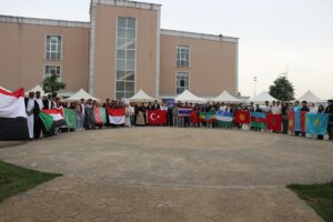 SAKARYA (AA) – Sakarya'da uluslararası öğrencilerin katılımıyla "Medeniyetler Köprüsü" programı