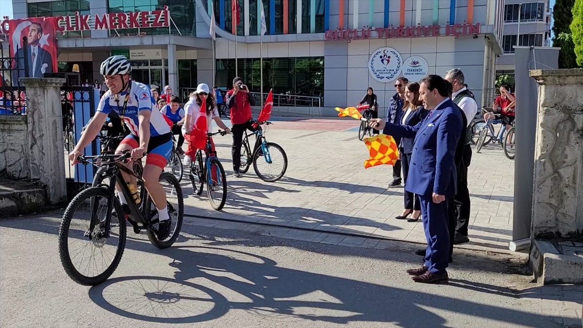 Samsun'da aileler ve gençler bisiklet turunda buluştu