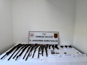 SAMSUN (AA) – Samsun'un Kavak ilçesinde düzenlenen kaçak silah ticareti