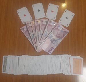 SAMSUN (AA) – Samsun'un İlkadım ilçesinde düzenlenen operasyonda, kumar oynayan