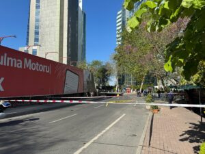 İSTANBUL (AA) – Sarıyer'de gece saatlerinde çökme meydana gelen Eski