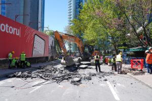 İSTANBUL (AA) – Sarıyer'de Eski Büyükdere Caddesi'nde çökmeye ve yolun