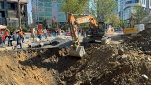 İSTANBUL (AA) – ​​​Sarıyer'de, bir inşaatın istinat duvarının yıkılması sonucu