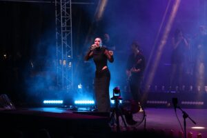 ANTALYA (AA) – Şarkıcı ve şarkı yazarı Sıla, Antalya'da Konyaaltı