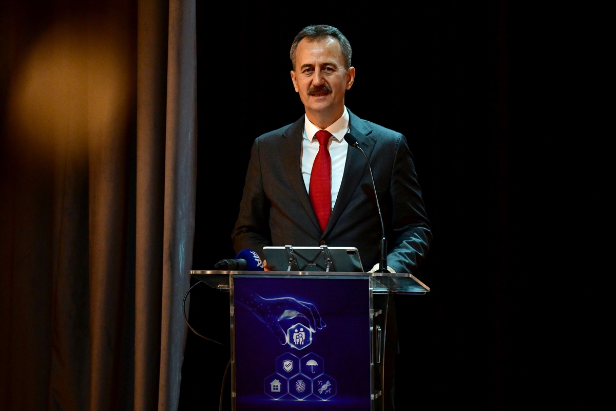 Savunma Sanayii Başkanı Görgün “Aile Yılında Veli Sempozyumu”nun açılışında konuştu: