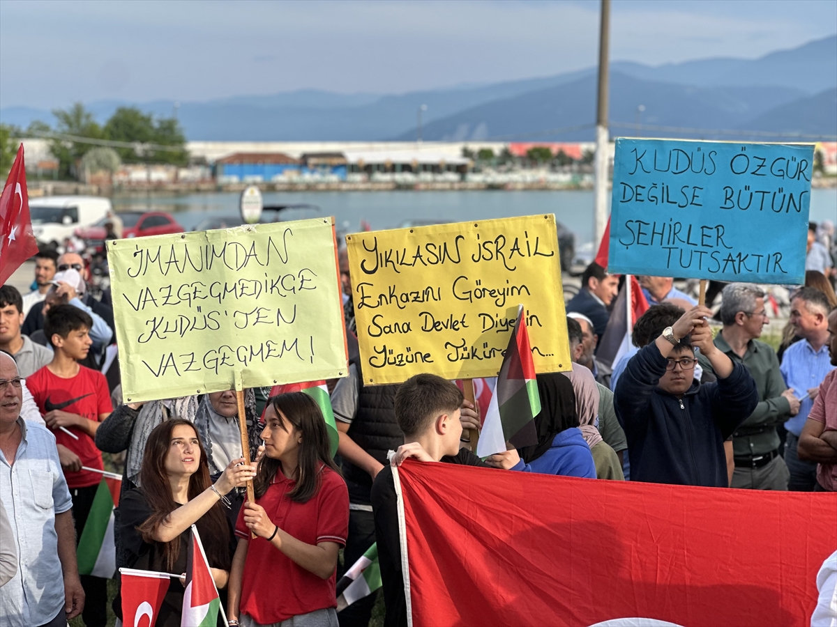 Sinop'un Gerze ilçesinde Filistin'e destek, İsrail'i protesto etkinliği düzenlendi