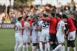 - Sipay Bodrum FK: 1 - Trabzonspor: 0 (İlk yarı)