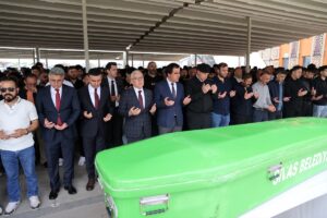 SİVAS (AA) – Sivas'ta evlerinde bıçaklanarak öldürülen 2 kardeşin cenazesi,