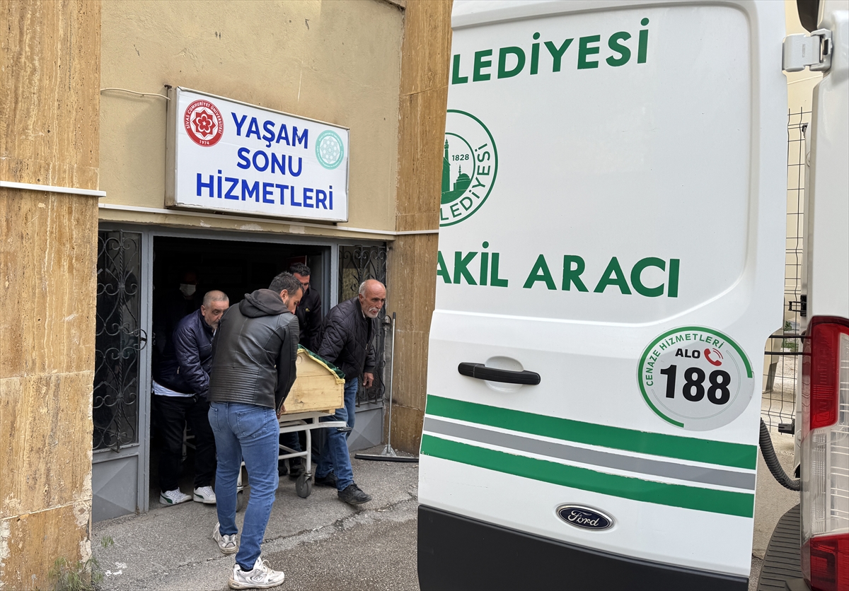 Sivas'ta KKKA hastalığı şüphesiyle tedavi gören kadın öldü