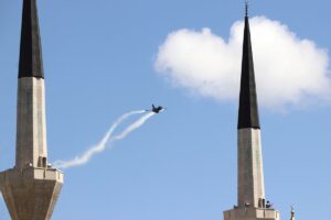 ELAZIĞ (AA) – Türk Hava Kuvvetleri akrobasi timi SOLOTÜRK, Elazığ'da