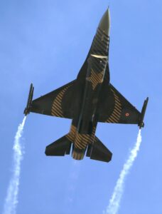 MALATYA (AA) – Türk Hava Kuvvetlerinin akrobasi timi SOLOTÜRK, Malatya'da