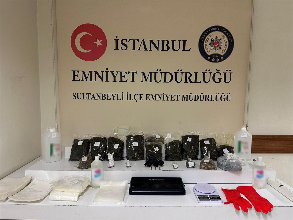 Sultanbeyli'de uyuşturucu operasyonunda yakalanan 2 şüpheli tutuklandı
