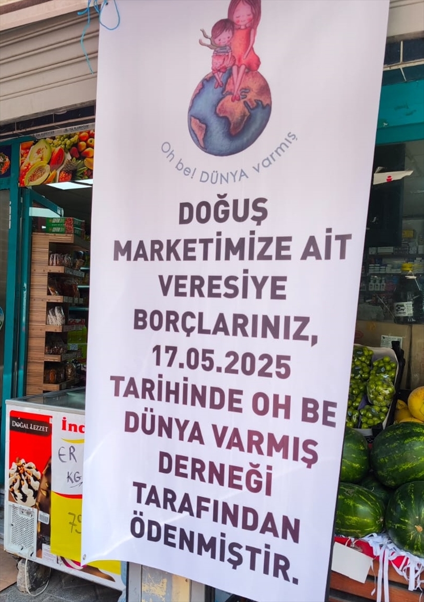 Sultangazi'de mahalle sakinlerinin market borcu “zimem defteri” geleneği ile silindi