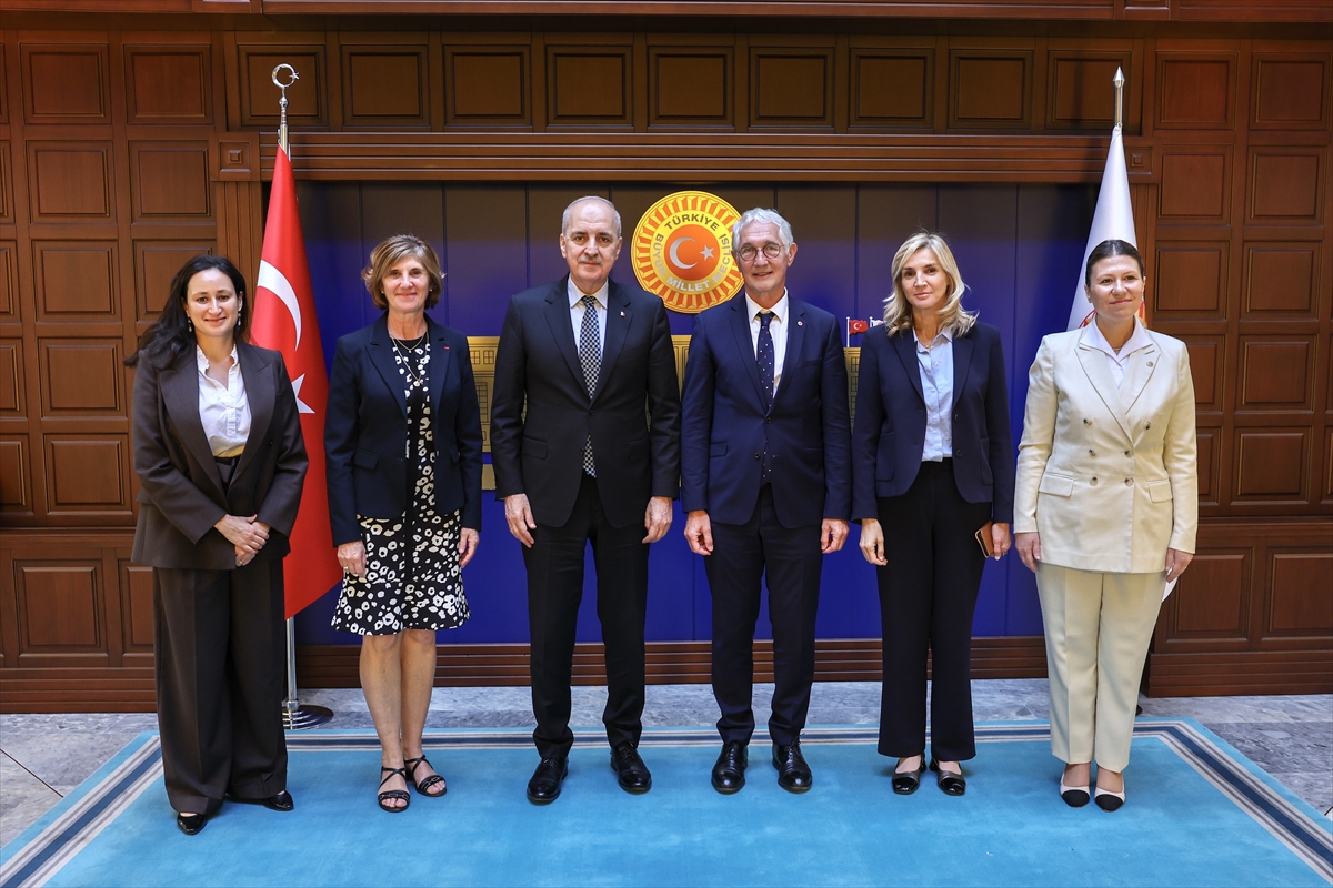 TBMM Başkanı Kurtulmuş, Fransa-Türkiye Parlamentolar Arası Dostluk Grubu Başkanı Fialaire'yi kabul etti
