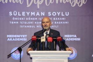 - "Terör örgütleri uyurlar, ayağa kalkarlar. Bir örgütün kendini feshetmesi