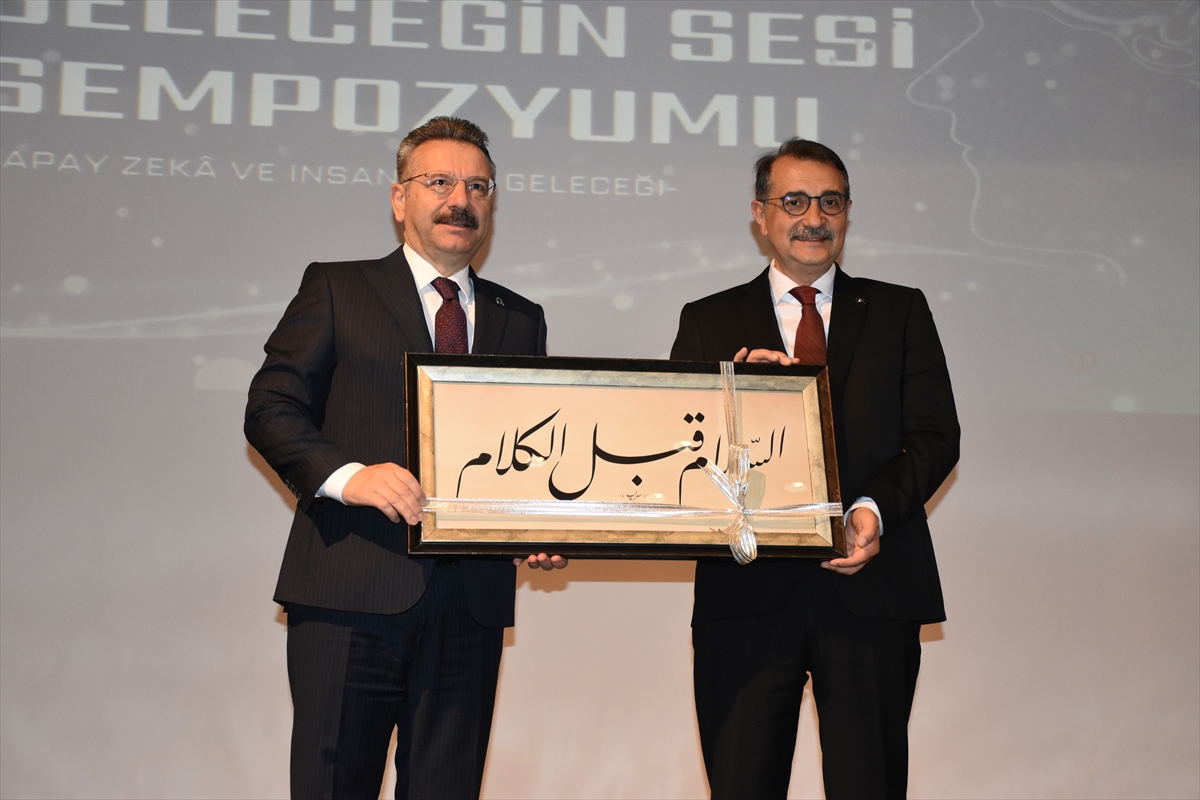 TBMM Yapay Zeka Araştırma Komisyonu Başkanı Dönmez, Eskişehir'de “yapay zeka” konulu sempozyumda konuştu: