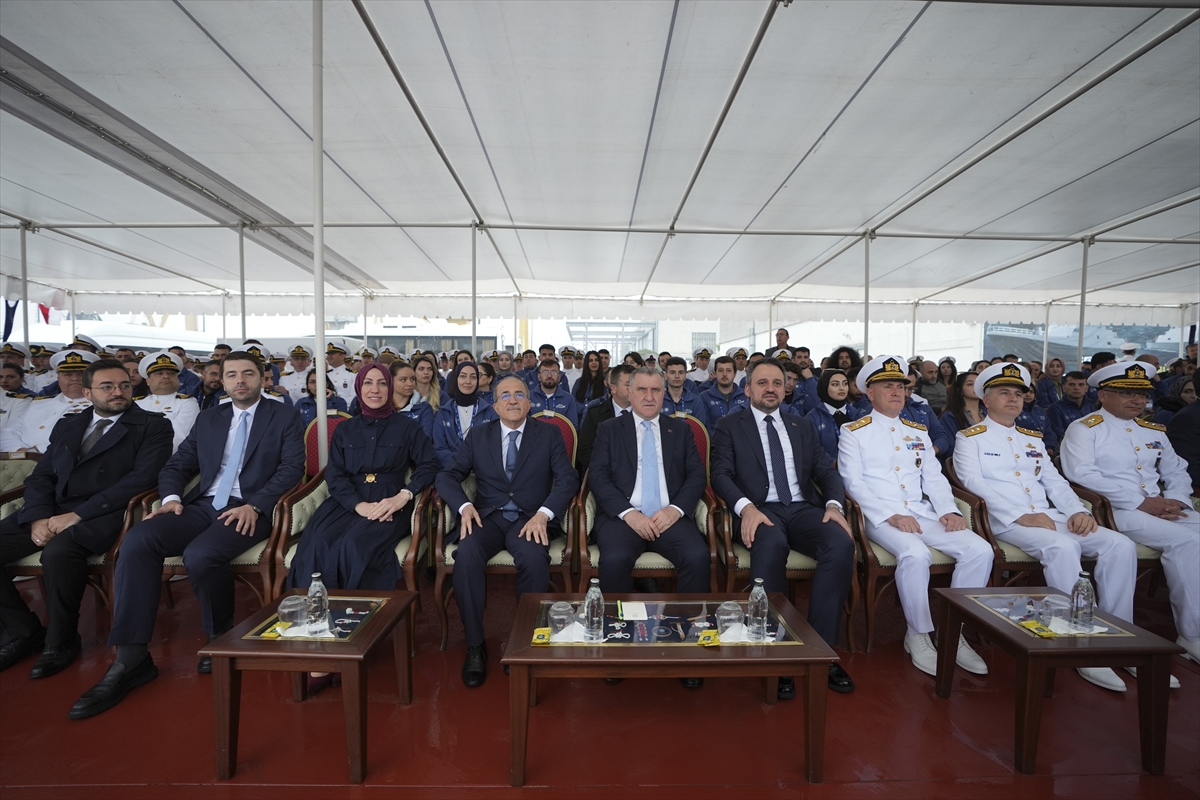 TCG Anadolu gemisi, gençlerle Samsun yolculuğuna çıktı