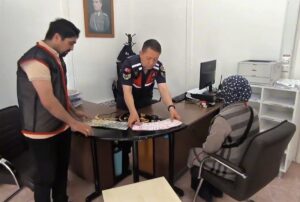 TEKİRDAĞ (AA) – Tekirdağ'ın Şarköy ilçesinde, telefonda kendisini jandarma personeli