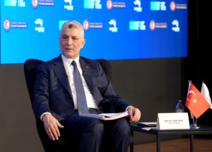 İSTANBUL (AA) – Ticaret Bakanı Ömer Bolat, meyve-sebze halleri ile