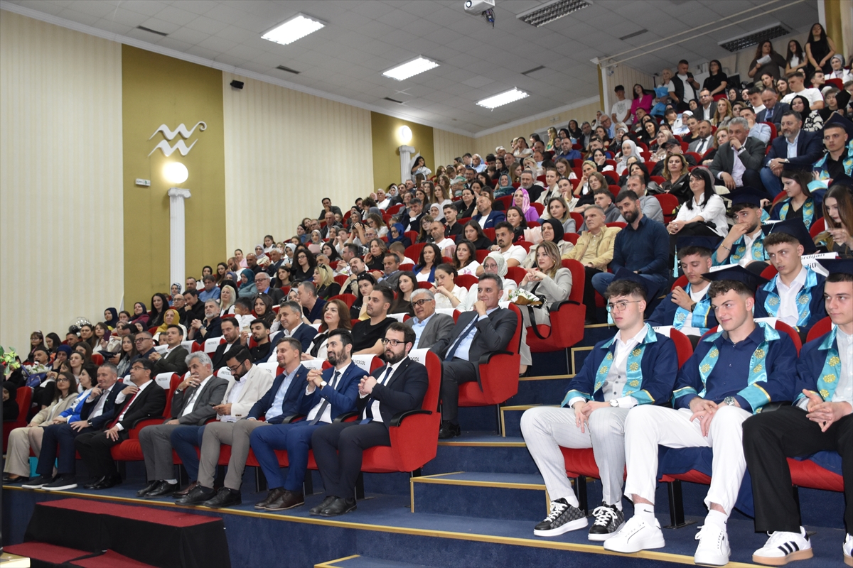 TMV'nin Kalkandelen şehrindeki okulları 7. dönem mezunlarını verdi